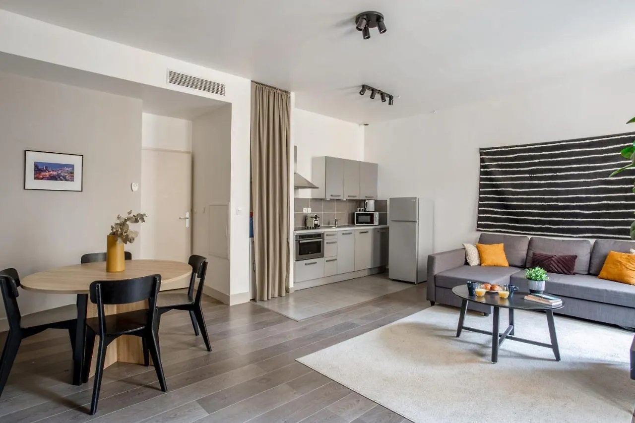 Large Modern And Calm Flat At The Doors Of Panier In Marseille - Welkeys Apartment